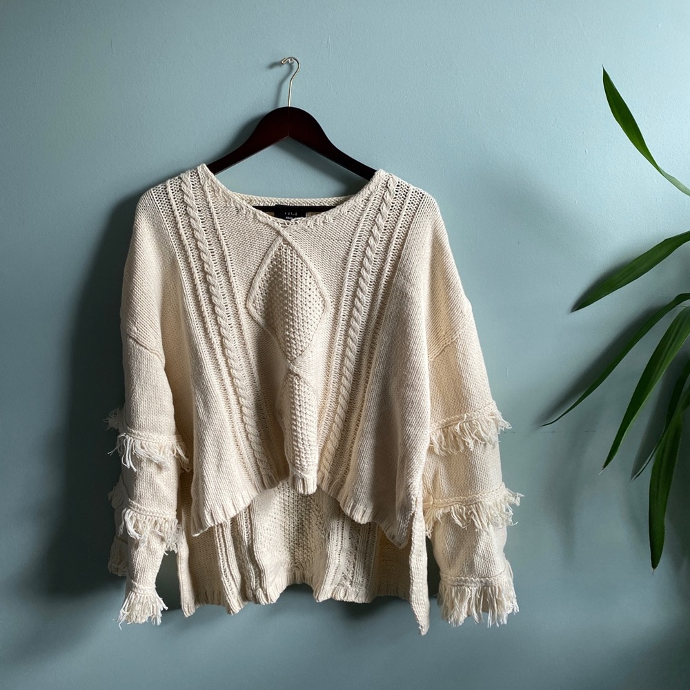 Comfy detailed boho sweater ☁️